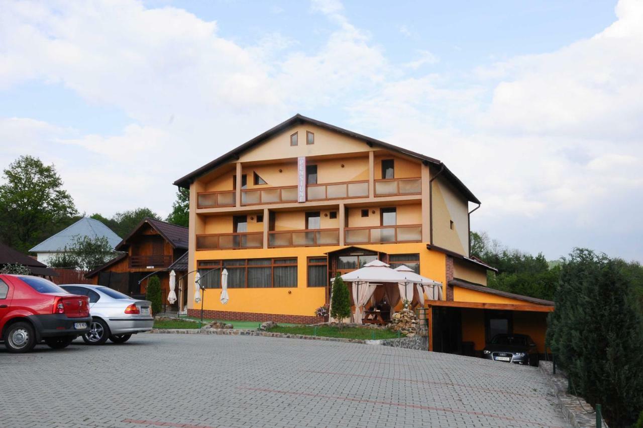 Hotel Pensiunea Nicol Valea Iasului Exterior foto
